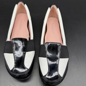 Taryn Rose Traveler Taurus White & Black Patent Leather Flat Slip On Loafers 7M
